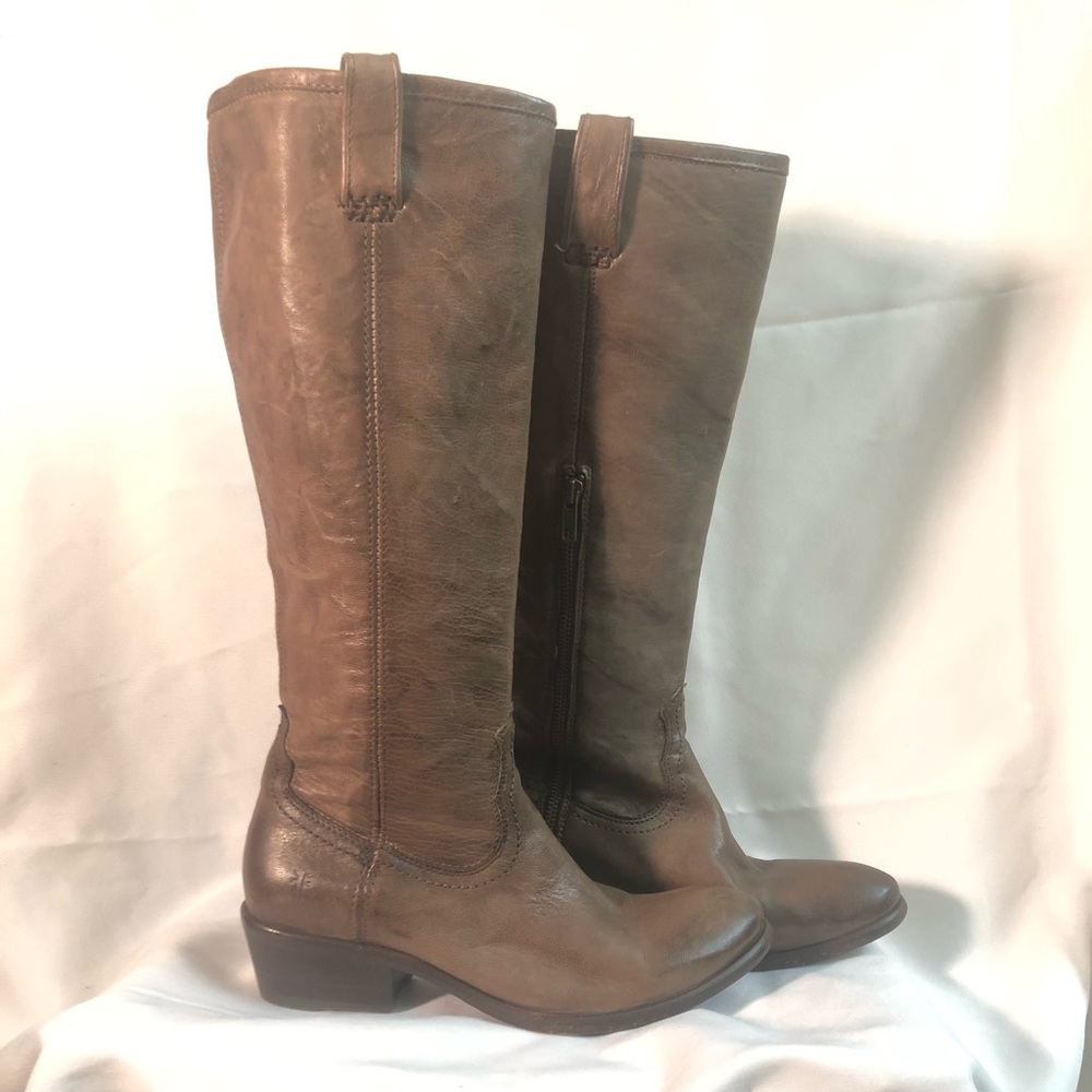 NWOT Frye Boots